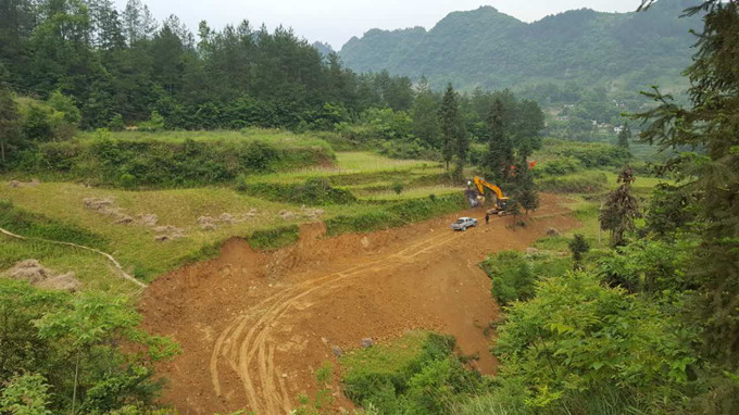 “兴隆湾项目”新建公路正式通车